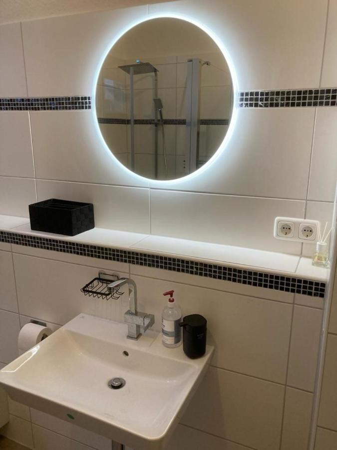 Familienwohnung Am Pfaffenteich Шверин Экстерьер фото